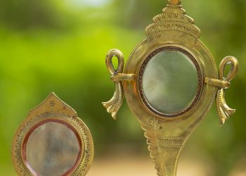 Aranmula Kannadi (Aranmula Metal Mirror)