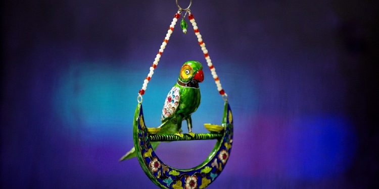 Banaras Gulabi Meenakari Craft